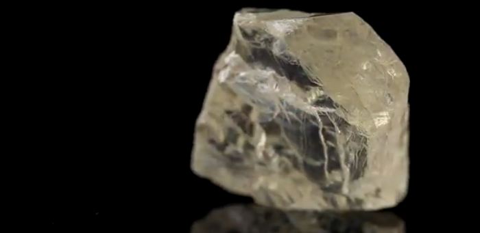 The 187.7-carat gem-quality rough diamond, known as The Diavik Foxfire, was recovered at the Diavik Diamond Mine, Northwest Territories. Source: Rio Tinto PLC